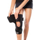 Das Bild zeigt die BioSkin Q Brace CrossFire Kniebandage, eine schlanke und ergonomisch Bandage, die das Knie stabilisiert. Die offene Patellaposition entlastet den Druck auf die Kniescheibe, während das Kreuzgurtsystem seitliche Stabilität gewährleistet.